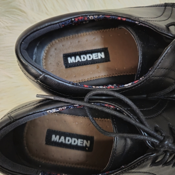 Madden Arrunn Oxford Dress Shoes - Picture 9 of 12